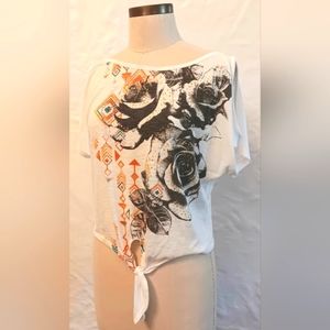 Bongo cold shoulder, tie front shirt. Large